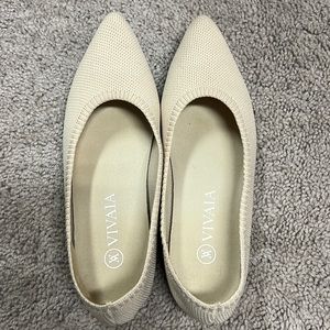 Vivaia pointed ballet flat